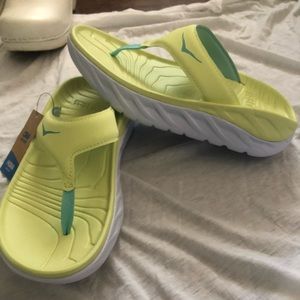 HOKA ONE ONE ORA RECOVERY SANDAL YELLOW